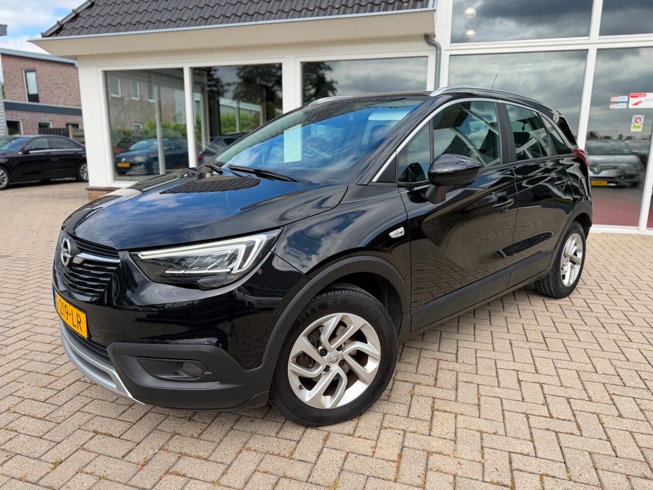 Opel Crossland X - 1.2 Turbo Innovation/Nieuw Riem + onderhoud/ Camera/ Carplay/ Automaat - AutoWereld.nl
