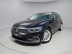 Volkswagen Passat Variant - 1.4 TSI PHEV GTE * AUTOMAAT * Parkeercamera * Massage * Keyless