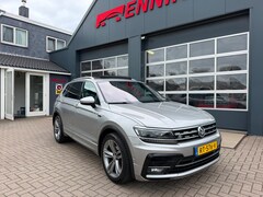 Volkswagen Tiguan - 1.4 TSI ACT Comfortline Business R-Line / Pano / ACC / Massage / Trekhaak