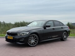 BMW 3-serie - 320i High Executive / M Sport / Leder / 20inch M-Performance / Dealer onderhouden