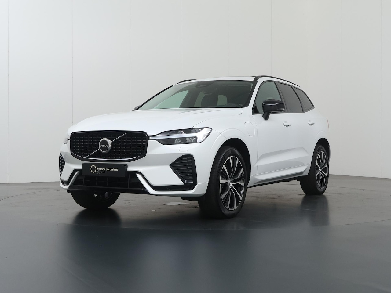 Volvo XC60 - 2.0 Recharge T6 AWD R-Design | Panoramadak | Elek. stoelen met Geheugen | HUD | Navigatie - AutoWereld.nl
