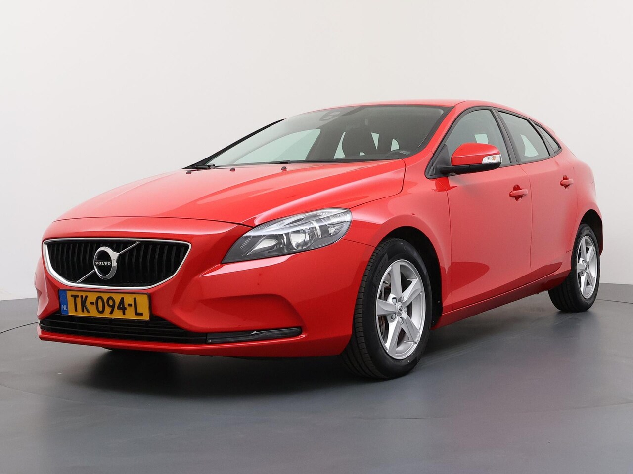 Volvo V40 - 1.5 T2 Kinetic | Automaat | Climate Control | Cruise Control | 25.000 KM | - AutoWereld.nl