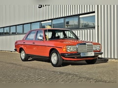 Mercedes-Benz 200-280 (W123) - 200 Belastingvrij 65819km()