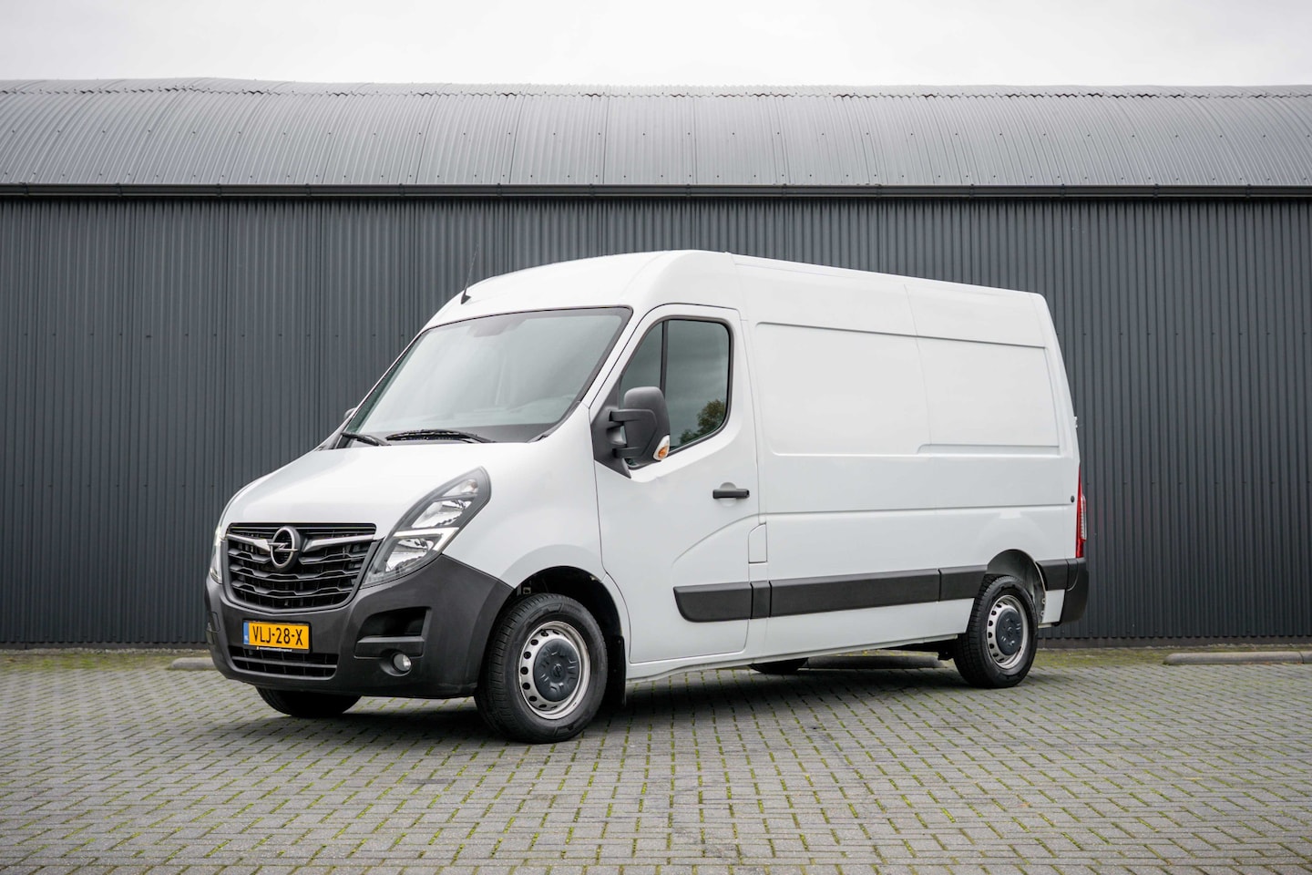 Opel Movano - 2.3 CDTI L2H2 136PK | 3-Zits | 1e Eigenaar | Carplay | Cruise | Navi | Airco - AutoWereld.nl