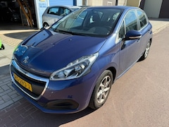 Peugeot 208 - 1.2 PureTech Active nov-2017 NAP 165.542km Boekjes zijn aanwezig. Distributie is vervangen