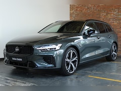 Volvo V60 - T8 Plug-in hybrid AWD Ultra Dark |DEMO DEAL| Head-Up Display | Panoramadak | 360° Parkeerc
