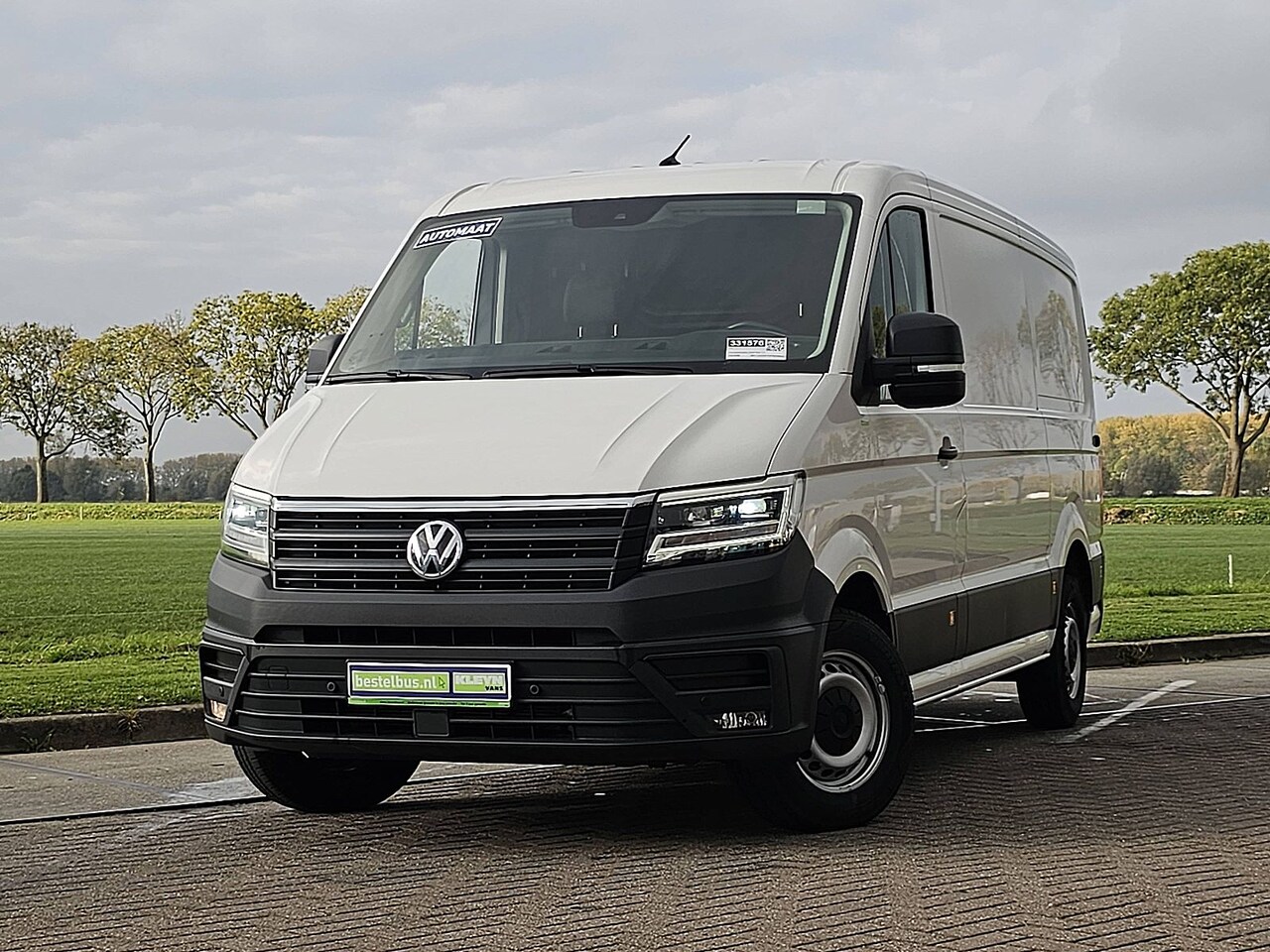 Volkswagen Crafter - 2.0 L2H1 | DSG | Automaat | LED | 177PK | ACC | Navigatie | Camera | Parkeersensoren | Cru - AutoWereld.nl
