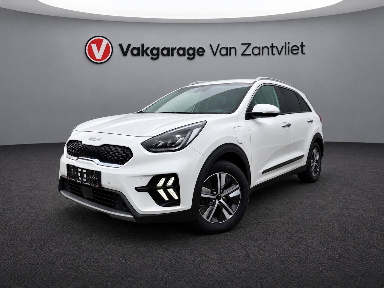 Kia Niro - 1.6 GDi PHEV ExecutiveLine 1.6 GDi PHEV ExecutiveLine (12 mnd BOVAG-garantie) - AutoWereld.nl