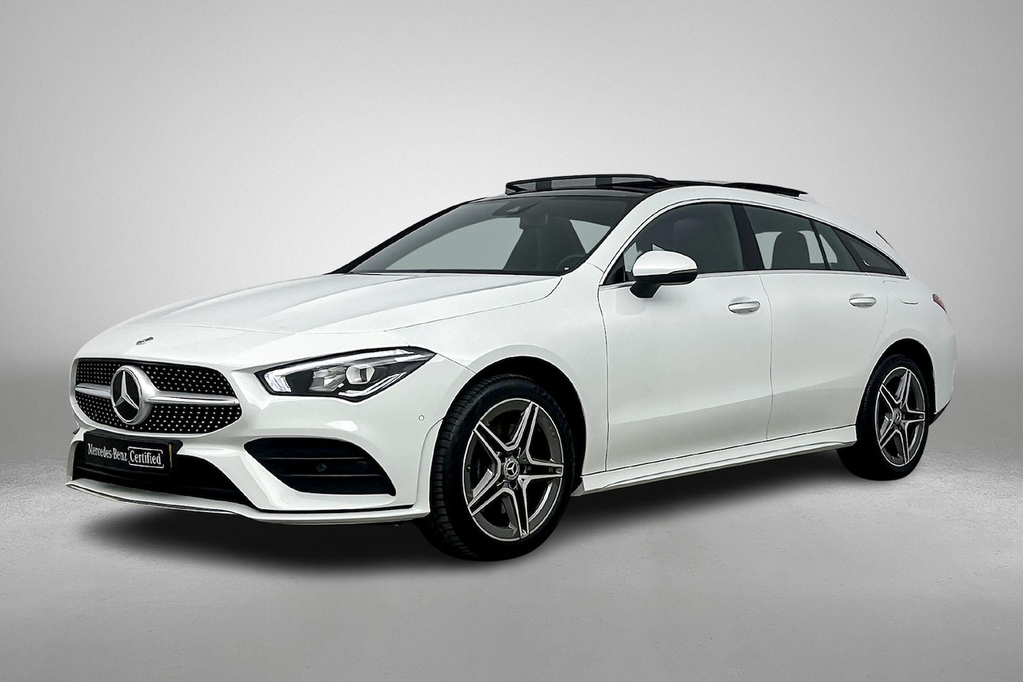 Mercedes-Benz CLA-klasse Shooting Brake - CLA 250e Automaat AMG Line | Panoramadak | LED | Keyless-Go | Sfeerverlichting | Stoelverw - AutoWereld.nl