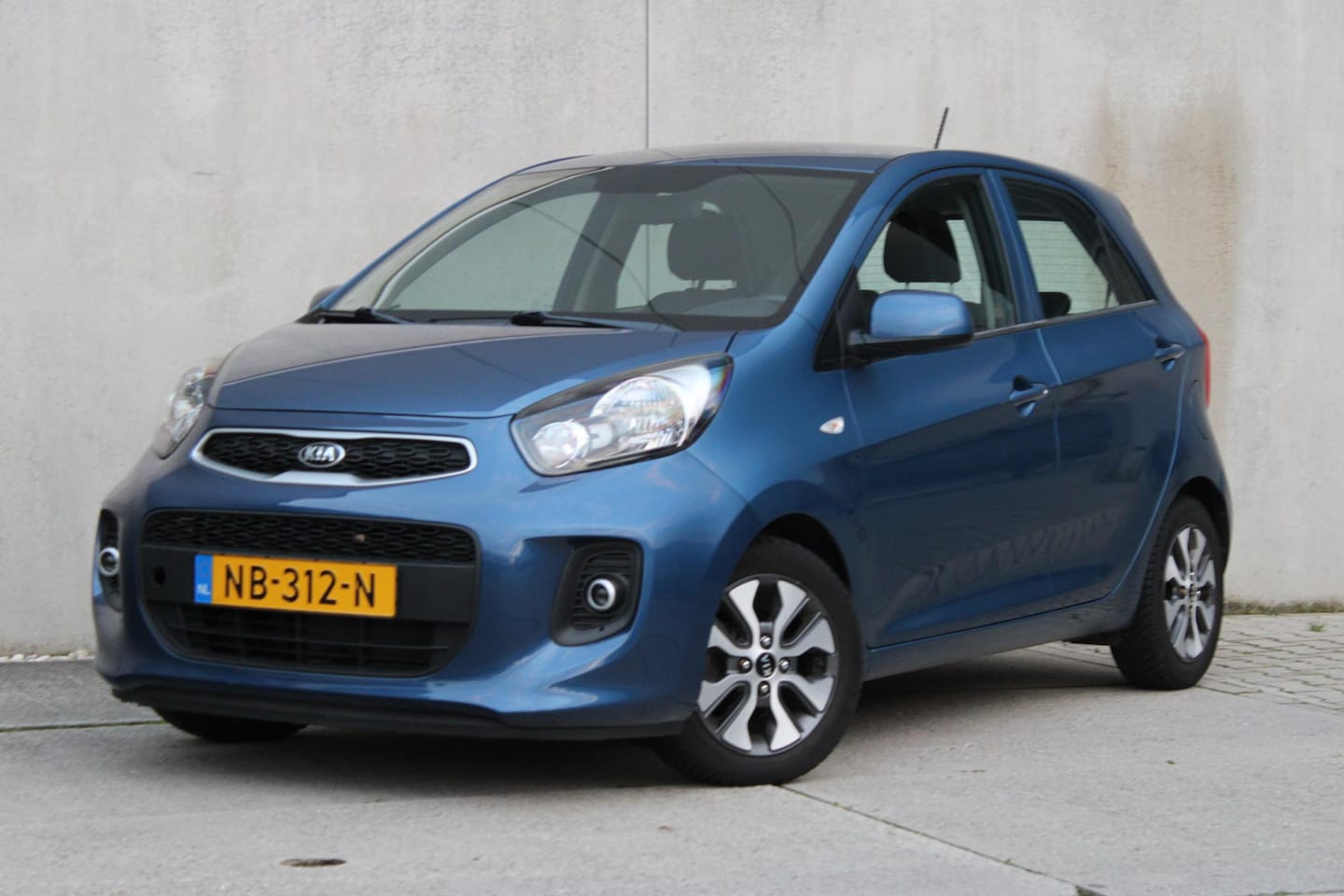 Kia Picanto - 1.0 CVVT EconomyPlusLine Navi / 5-DRS / CAMERA / LM VELGEN / DEALERONDERHOUDEN - AutoWereld.nl