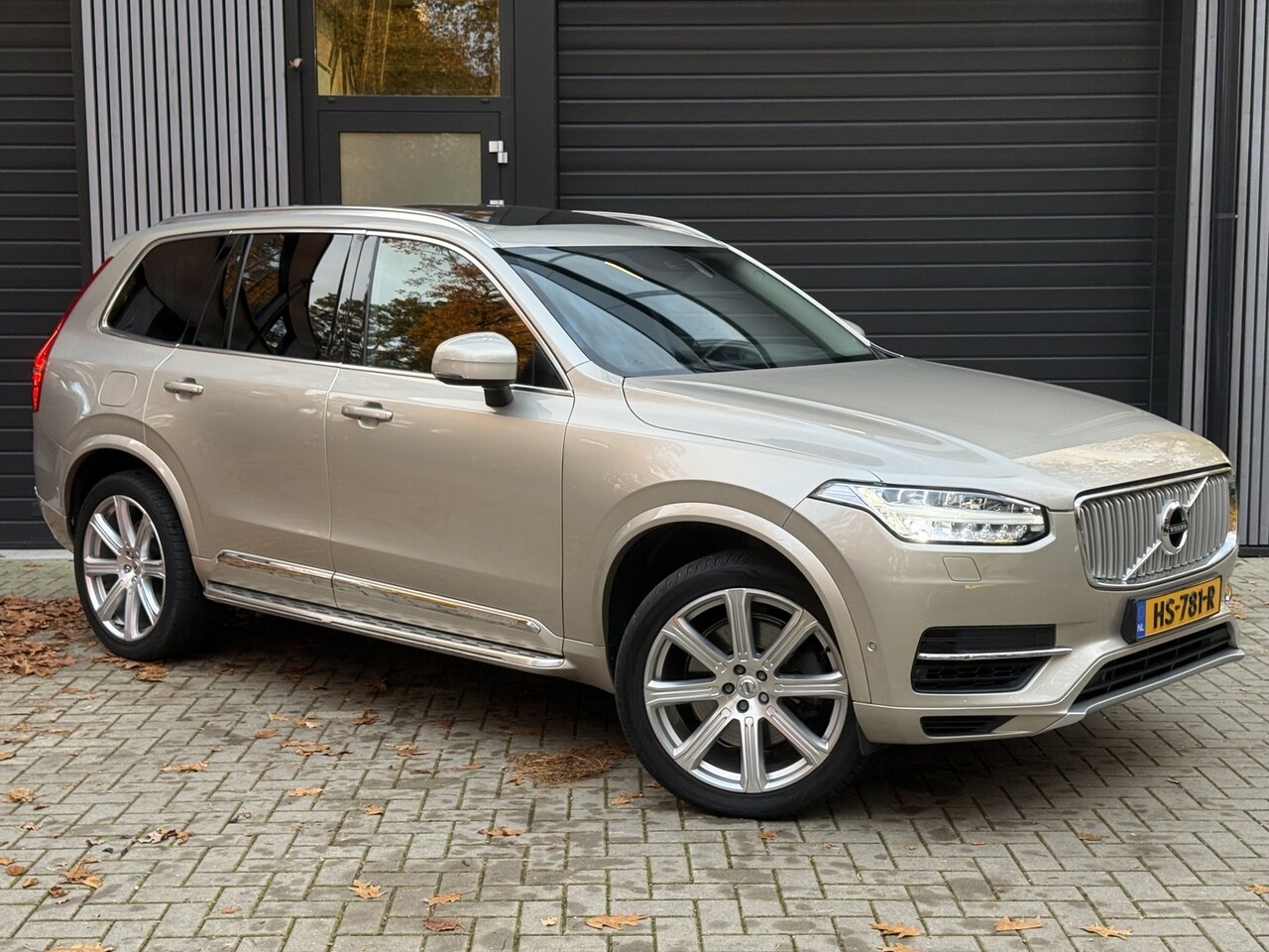 Volvo XC90 - 2.0 T8 AWD Inscription Zevenzitter | 2e eigenaar | 9 servicebeurten | Head-up display | Gl - AutoWereld.nl