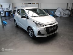 Hyundai i10 - 1.0i Comfort 5p./Navi/Tel/Pdc/Stuurverwarming/