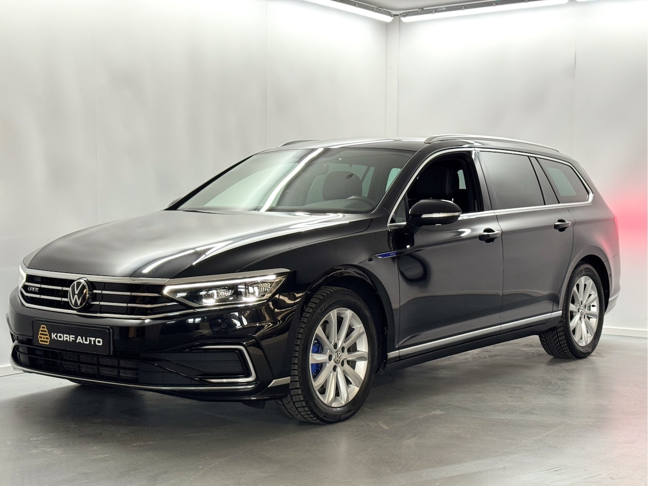 Volkswagen Passat Variant - 1.4 TSI PHEV GTE / Virtual / Leder,alcant./ Matrix / Trekhaak - AutoWereld.nl