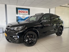 Volkswagen Tiguan - 1.5 eHybrid R-Line Edition 272 PK Black-Style Panoramadak / Headup / harman-kardon / Trekh
