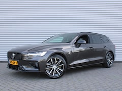 Volvo V60 - 2.0 T6 Plug-in hybrid AWD Plus Dark | Nappaleder | Trekhaak | HK audio | Schuifdak | Stuur