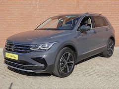 Volkswagen Tiguan - 1.5 TSI 150pk DSG Elegance Navigatie Apple Carplay / Android Auto Parkeersensoren Camera A