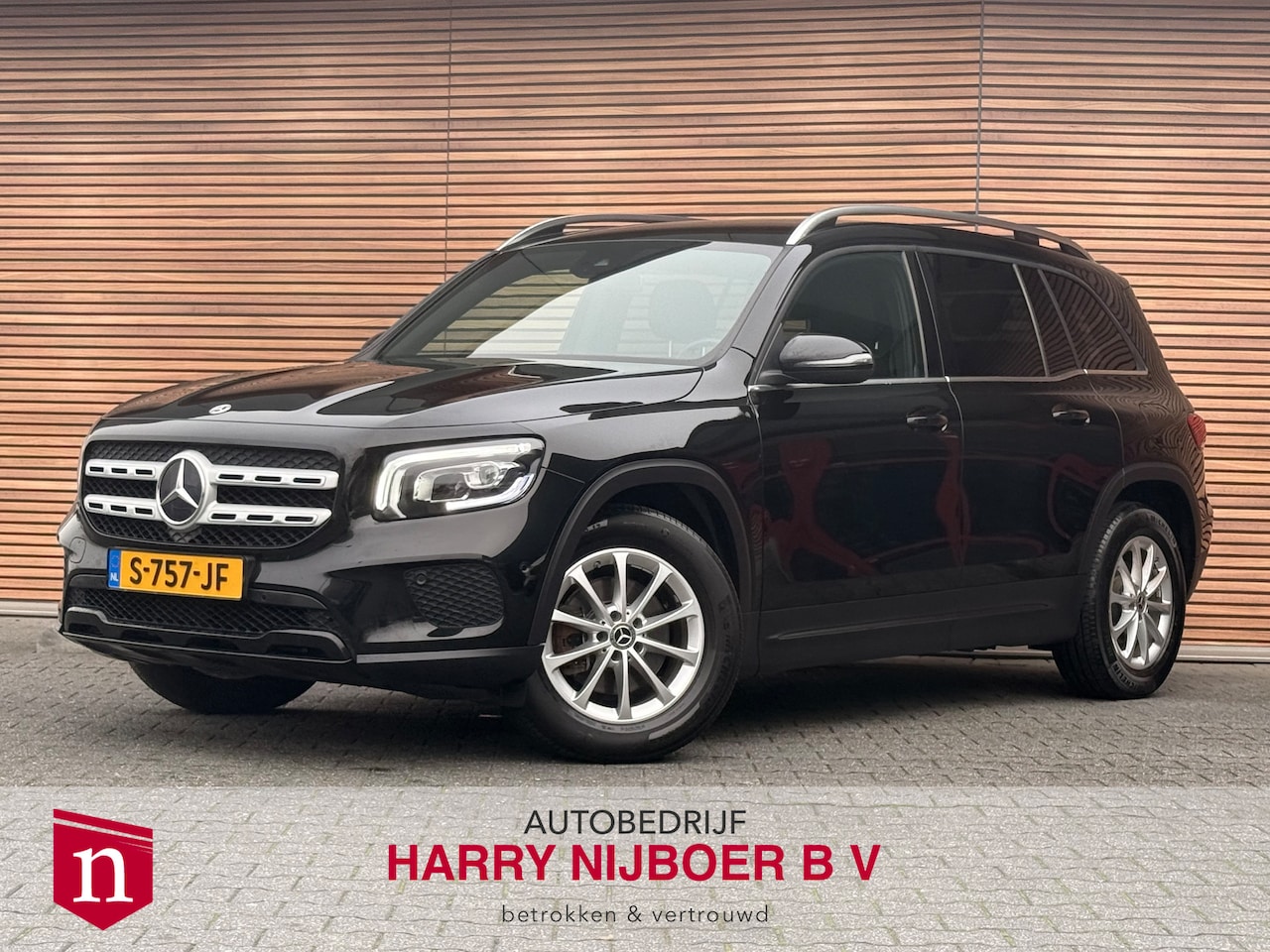 Mercedes-Benz GLB - 180 Business Line Navi / Camera / Elektrische Klep / Leer / Zwarte hemel - AutoWereld.nl