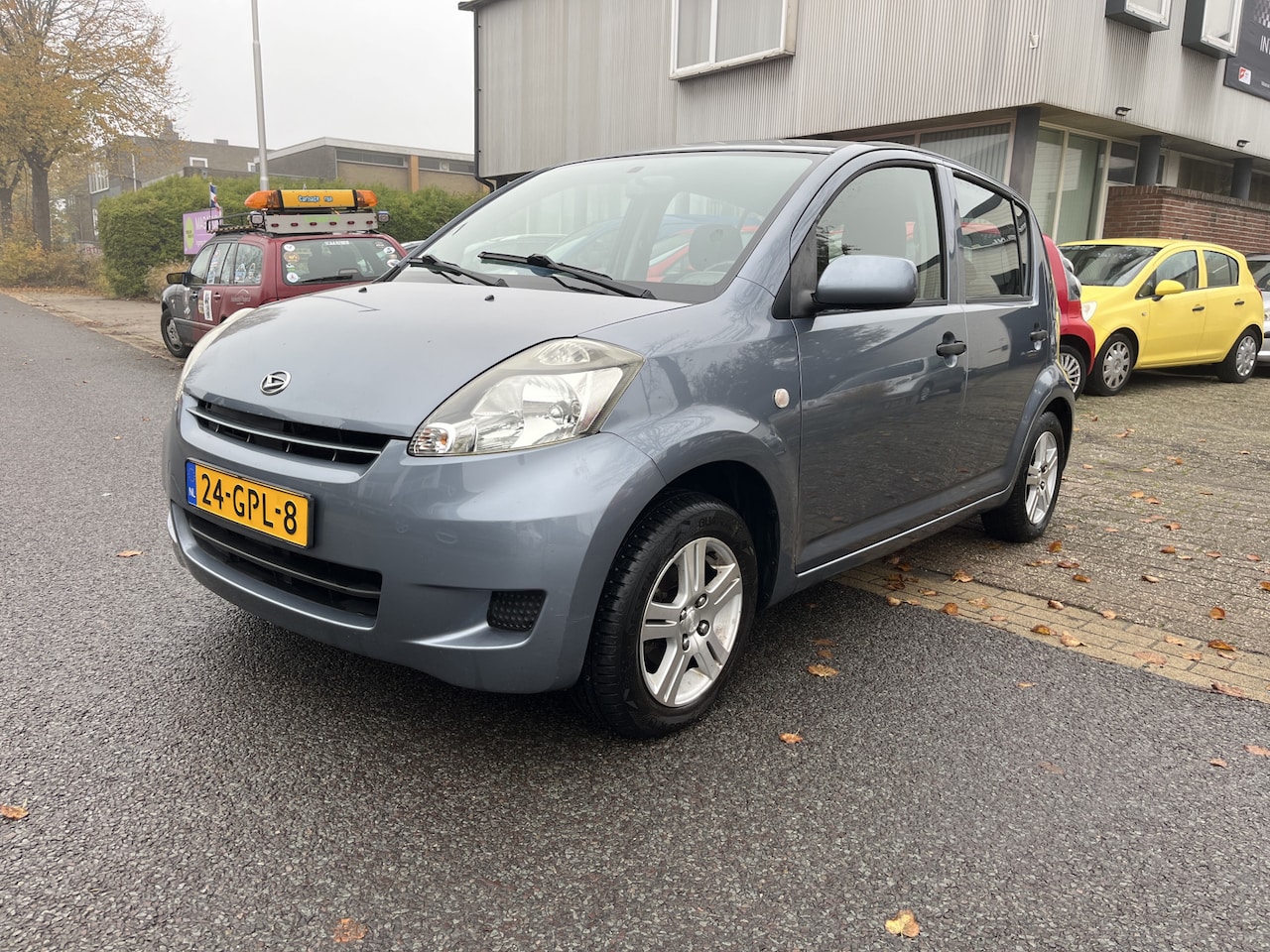 Daihatsu Sirion 2 - 1.0-12V Premium 5 Deurs,Airco. Zeer nette en volledig onderhouden Sirion. Apk 02-09-2027. - AutoWereld.nl