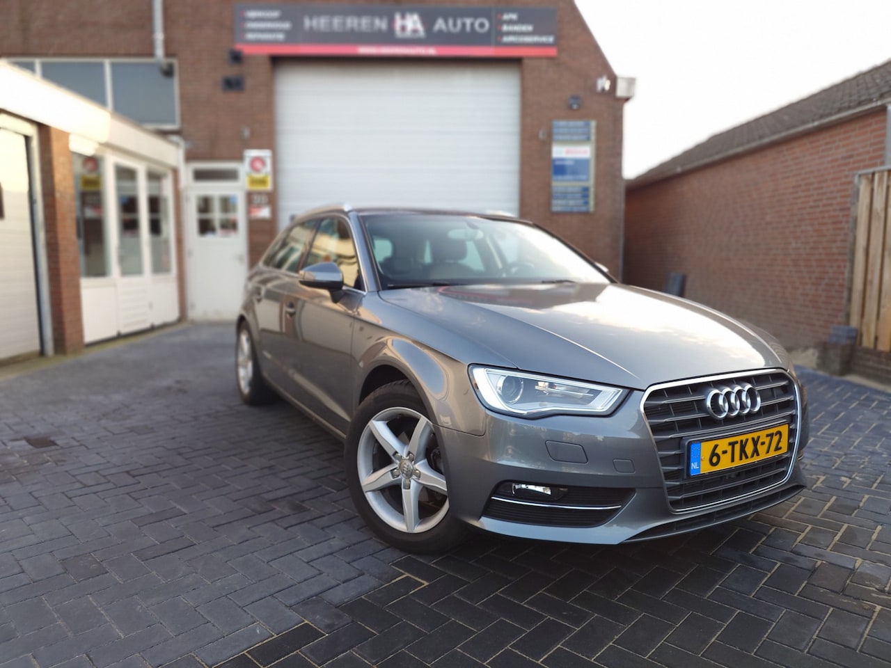 Audi A3 Sportback - 1.4 TFSI Ambiente Pro Line Plus 1.4 TFSI Ambiente Pro Line plus, 1e Eigenaar, Navigatie - AutoWereld.nl