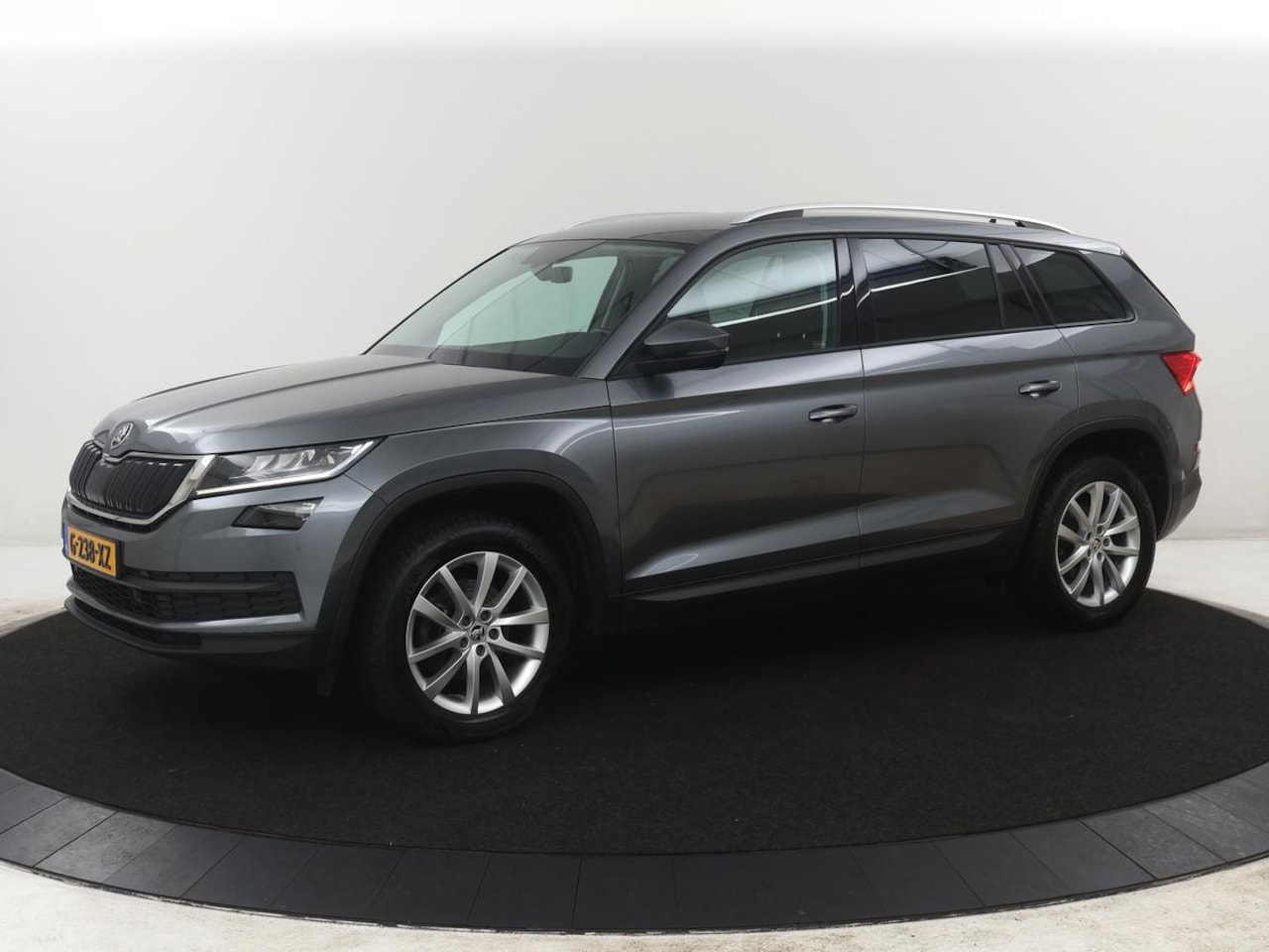 Skoda Kodiaq - 1.5 TSI Limited Business Edition | Leder/alcantara | Trekhaak | Cruise control | Camera | - AutoWereld.nl