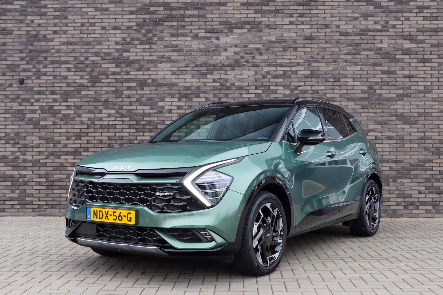 Kia Sportage - 1.6 T-GDi Plug-in Hybrid AWD GT-PlusLine | Trekhaak | PHEV | Panoramadak | Adaptieve cruis - AutoWereld.nl
