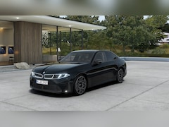 BMW 3-serie - 320 M Sport Automaat / Trekhaak / 3D Head-Up / Driving Assistant Plus / M Adaptief onderst