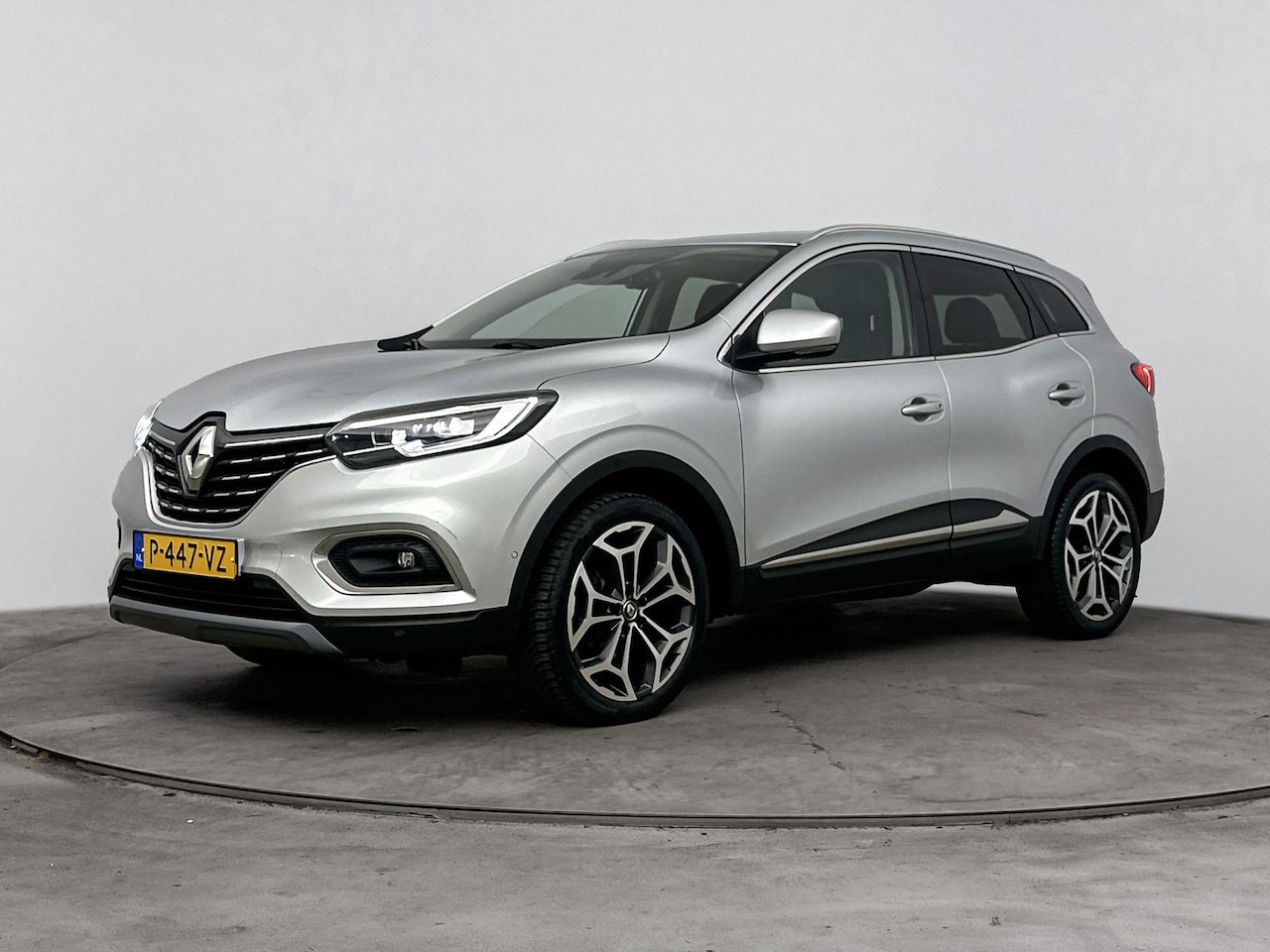 Renault Kadjar - 1.3 TCe Techno 140PK | Navigatie | Achteruitrijcamera | Climate Control | Half-Lederen Bek - AutoWereld.nl