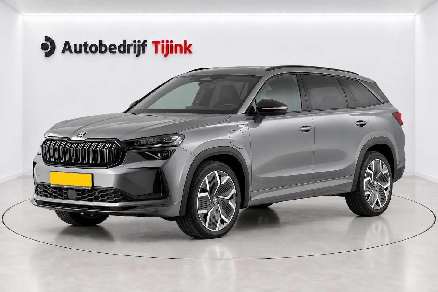Skoda Kodiaq - 1.5 TSI PHEV Sportline Business | Matrix LED | Trekhaak | Pano | Leder | Family pack | HUD - AutoWereld.nl