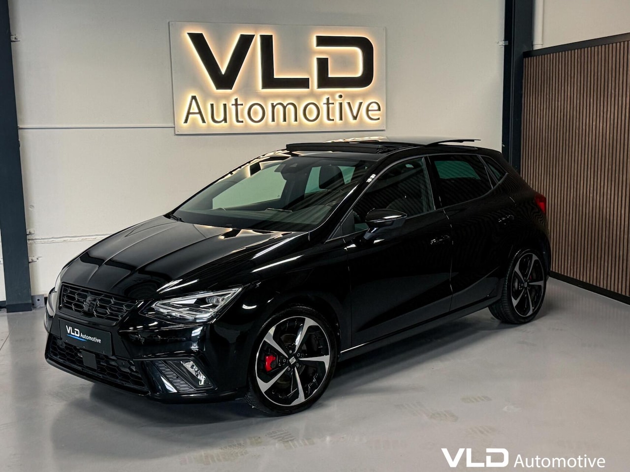 SEAT Ibiza - 1.0 TSI FR LED PANO BEATS CAM CARPLAY ALCANTARA - AutoWereld.nl