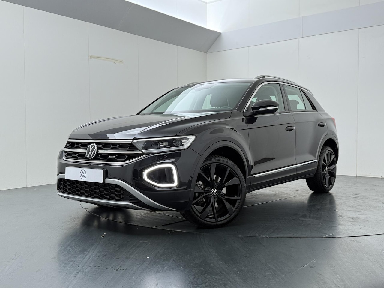 Volkswagen T-Roc - 1.5 TSI Style | 150 PK | Automaat | Adaptive Cruise Control | Achteruitrijcamera | Climate - AutoWereld.nl