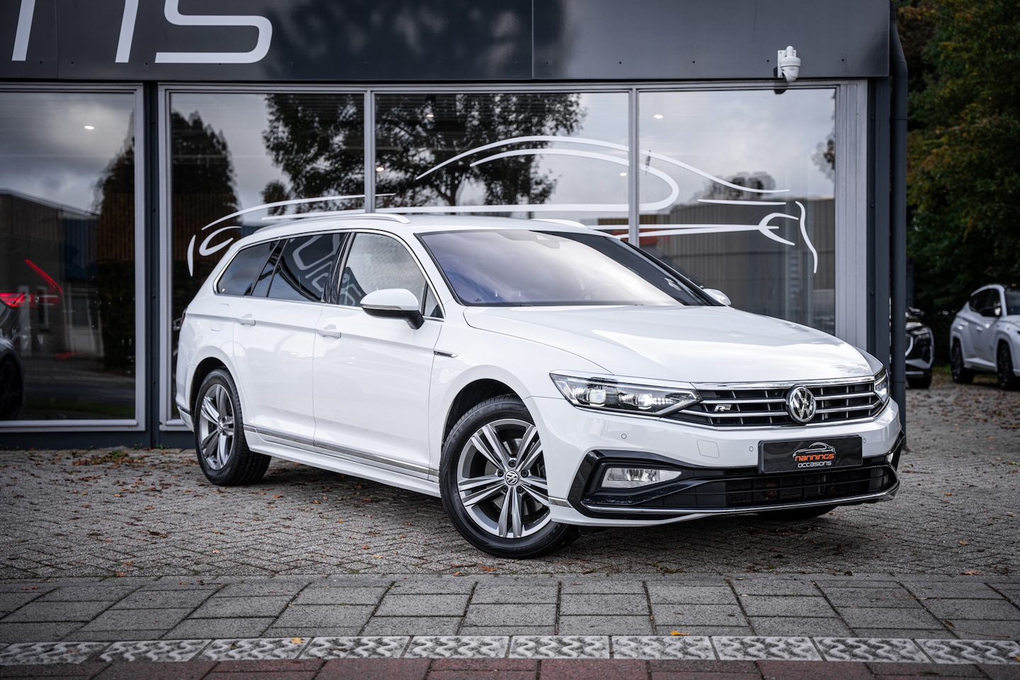 Volkswagen Passat Variant - 1.5 TSI R-Line|Trekh|IQ-Light|ACC|3-Zone|Stoelverw| - AutoWereld.nl