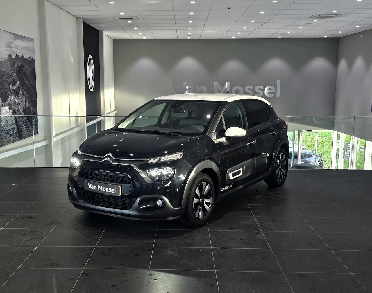 Citroën C3 - Feel Edition | Automaat | Climate Control | Parkeersensoren Achter | Full Map Navigatie | - AutoWereld.nl