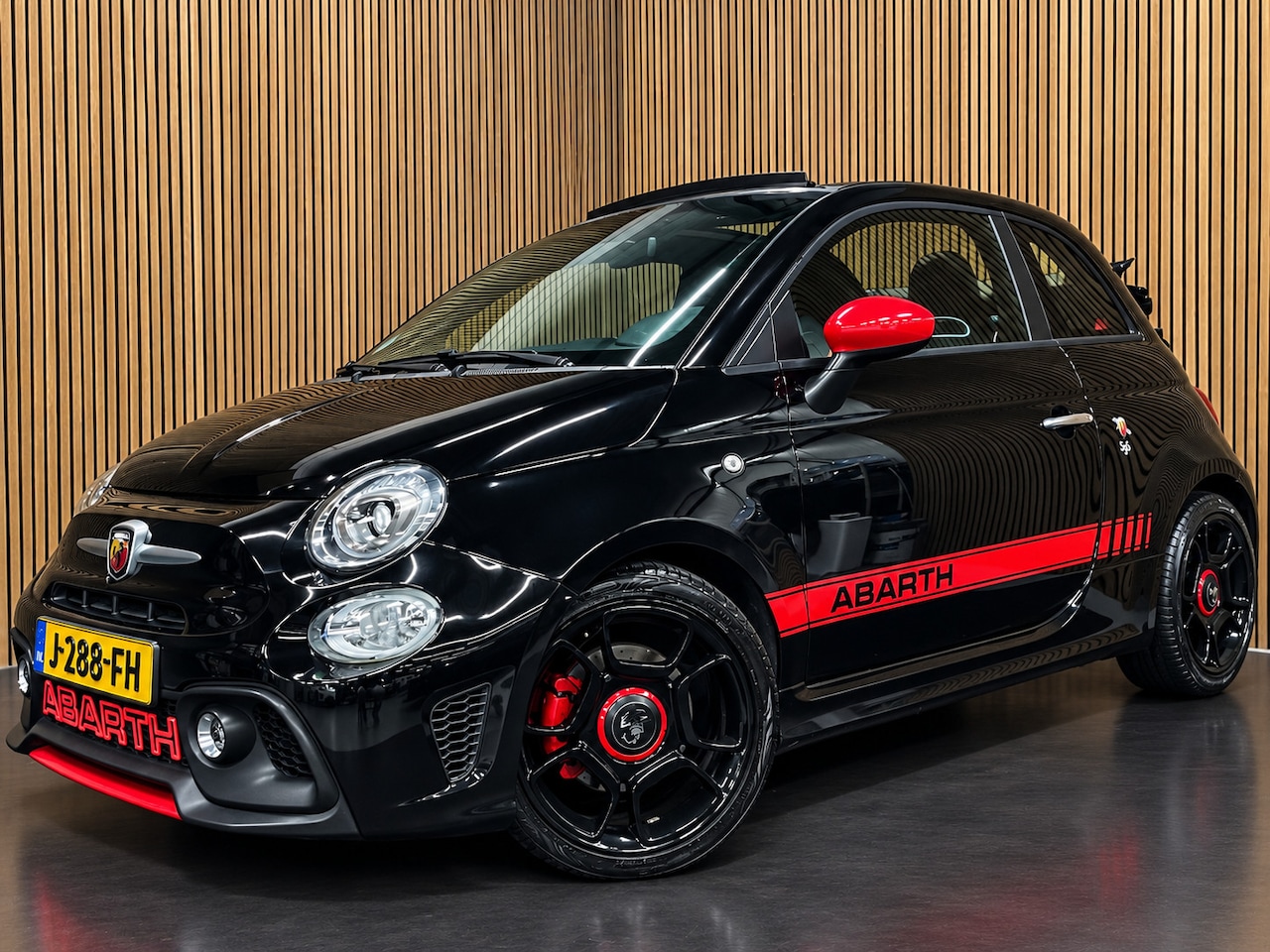 Fiat 500 C - 1.4 T-Jet Abarth Turismo 70th Anniversary|160PK|BLACK&RED EDITION|DIGITAL COCKPIT|CABRIO|C - AutoWereld.nl