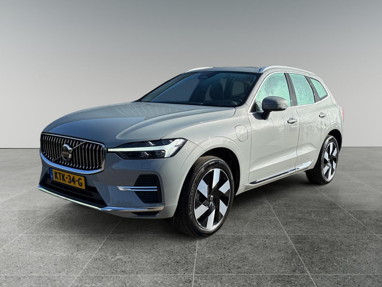 Volvo XC60 - 2.0 T8 Plug-in hybrid AWD Ultra Bright 98% SOH | Panoramadak | 20 inch LM | - AutoWereld.nl