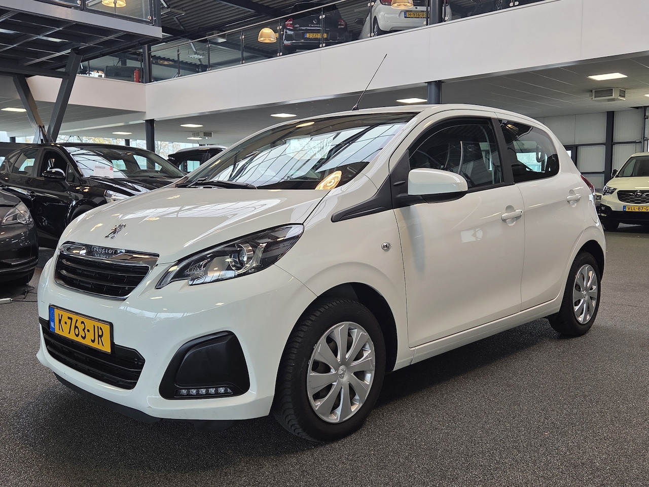 Peugeot 108 - 1.0 e-VTi Active / Carplay / DAB+ / Camera - AutoWereld.nl