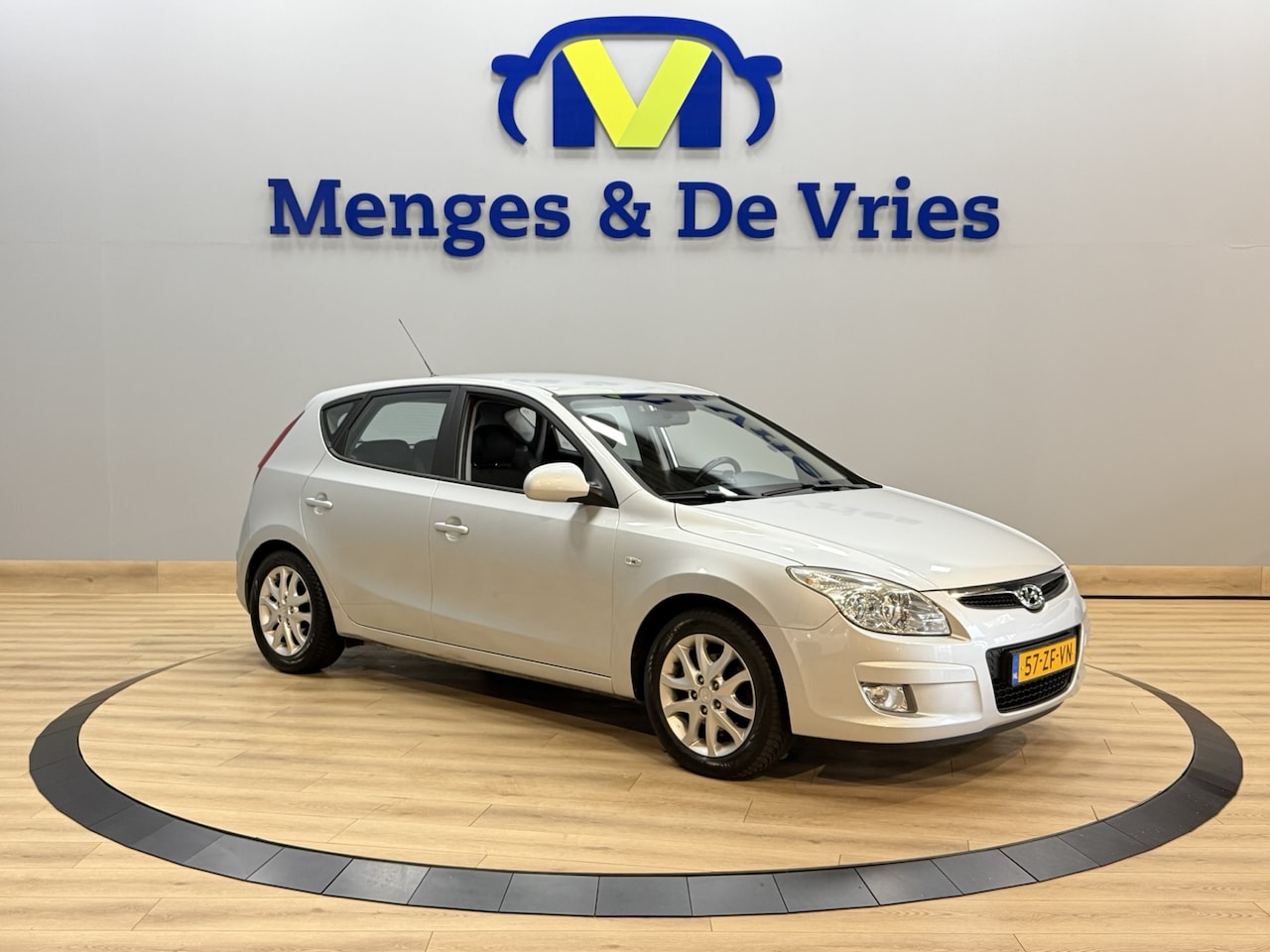 Hyundai i30 - 1.6i Style Airco | Trekhaak | Elektrische ramen | Isofix | NAP - AutoWereld.nl