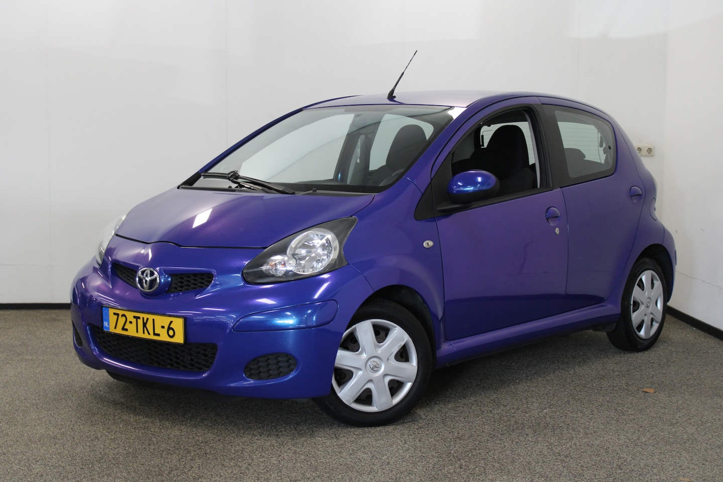 Toyota Aygo - 1.0-12V Comfort Navigator Unieke kleur|Airco|Navi. - AutoWereld.nl