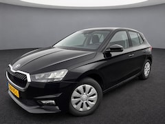 Skoda Fabia - 1.0 TSI Essence / App connect / Airco / Parkeersensoren achter / Fabriekgarantie 09-28 /
