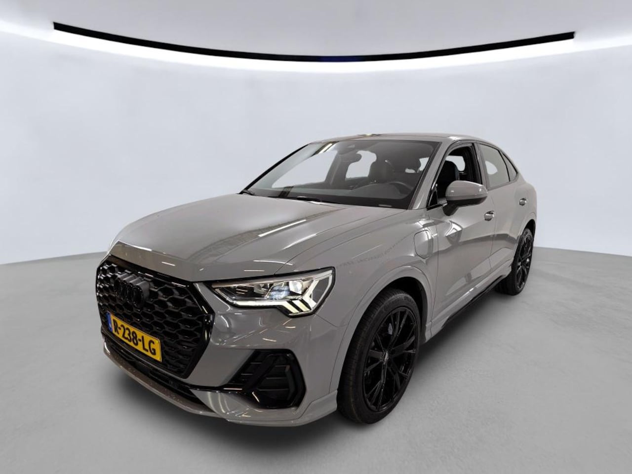 Audi Q3 Sportback - 45 TFSI e S Edition 245pk S tronic / S-Line / 20"LM velgen / Navigatie / LED / Parkeersens - AutoWereld.nl