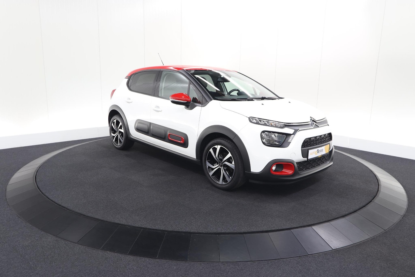 Citroën C3 - PureTech 82 Shine | Camera | Parkeersensoren | Navigatie | Apple Carplay - AutoWereld.nl