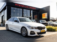 BMW 3-serie - 318i M-Sport, 156 PK, NL auto, Sfeer, Shadow Line