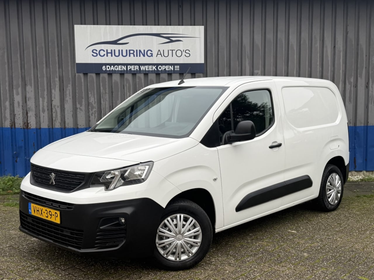Peugeot Partner - 1.5 BlueHDI Premium 4x op voorraad!! - AutoWereld.nl