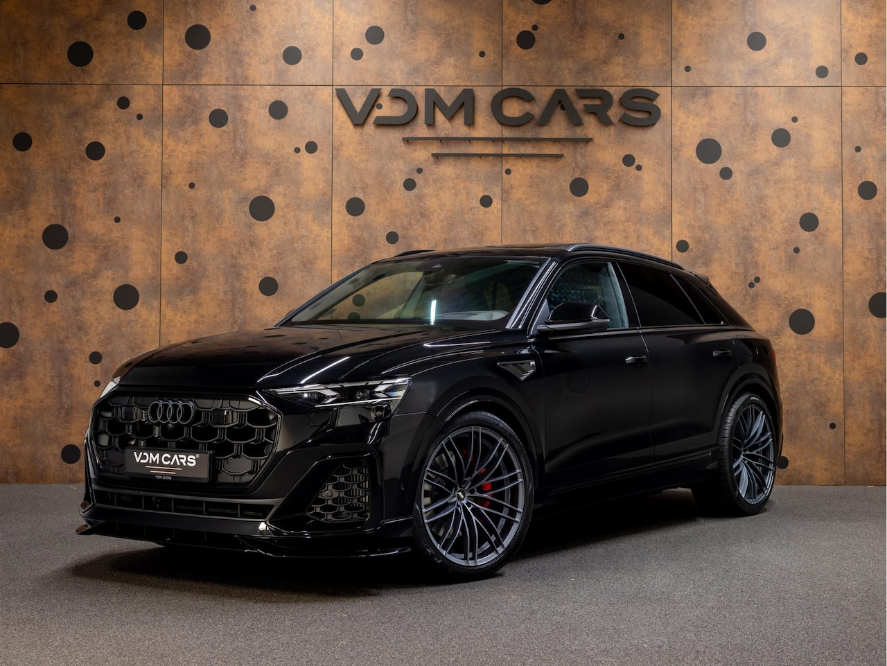 Audi Q8 - Audi Q8 60 TFSIe Competition ABT | ABT Aerokit | B&O advance | HD Matrix | ACC | Trekhaak - AutoWereld.nl