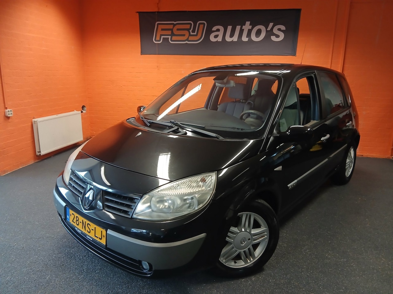 Renault Scénic - 2.0-16V / AUTOMAAT / PRIVILÉGE LUXE / AIRCO! - AutoWereld.nl