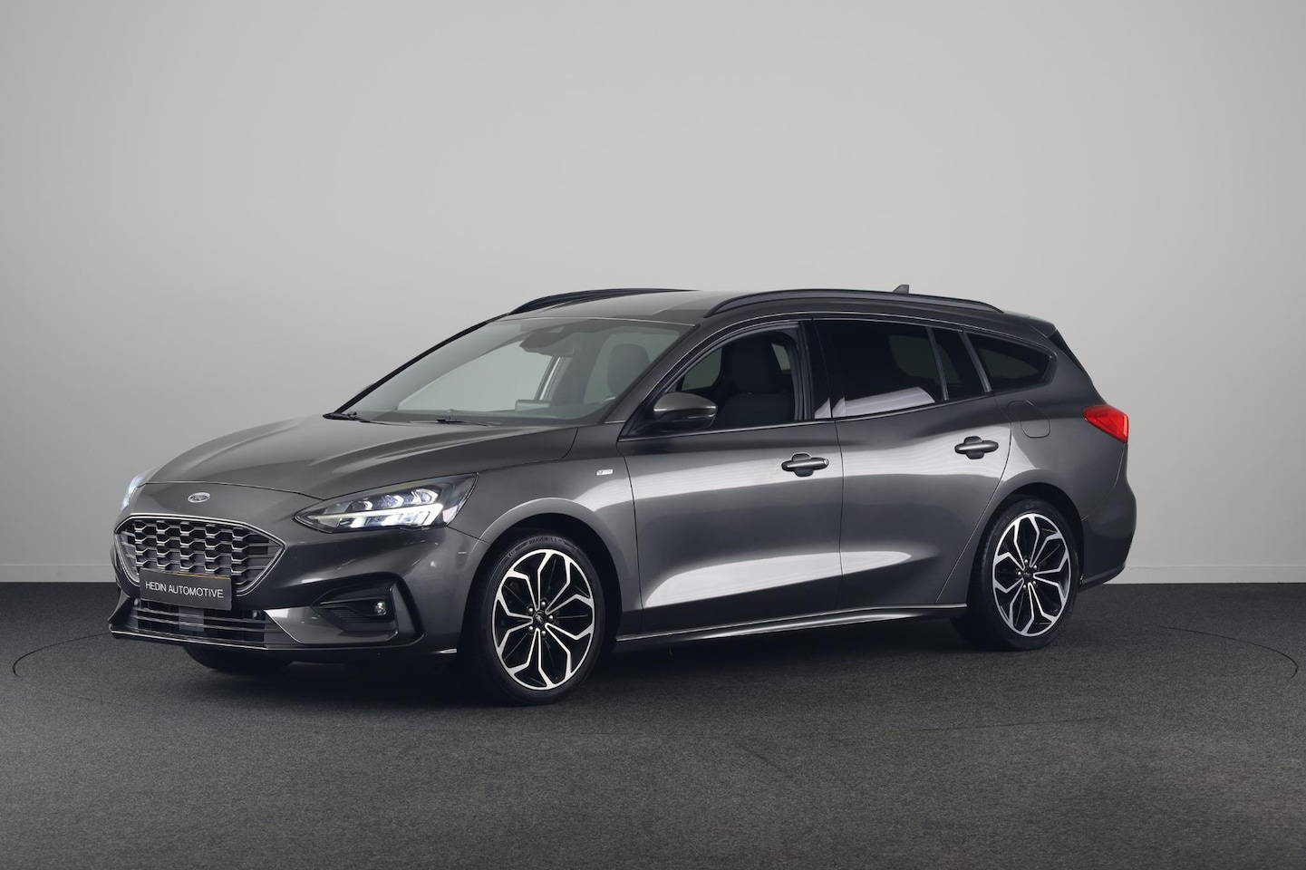 Ford Focus - 1.5 EcoBoost 150PK ST Line Business | Afneembare Trekhaak | Winter Pack | 18'inch | LED | - AutoWereld.nl