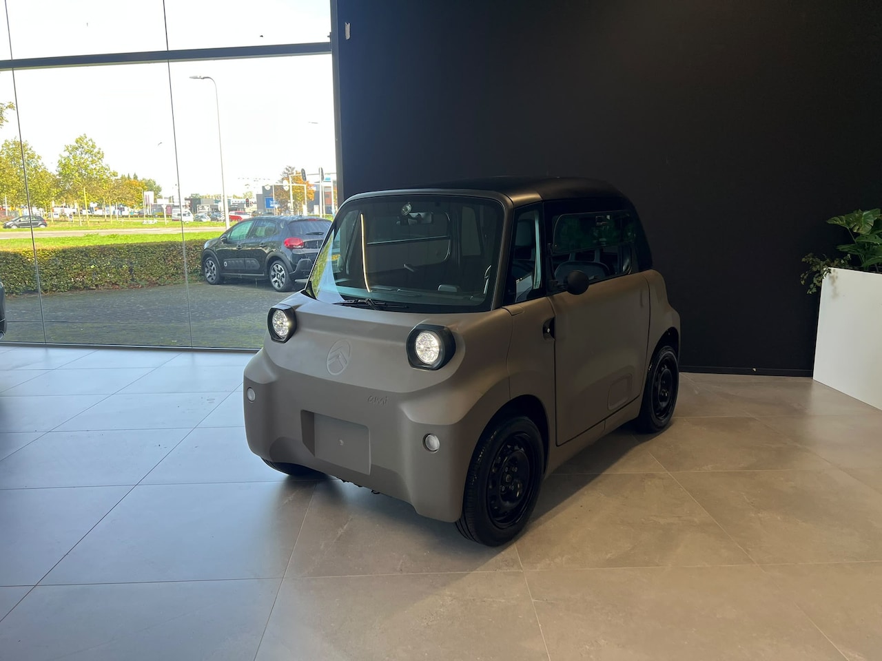 Citroën Ami - Brommobiel Ami Lage KM | Glanzend Zwart Dak | 45KM! auot - AutoWereld.nl
