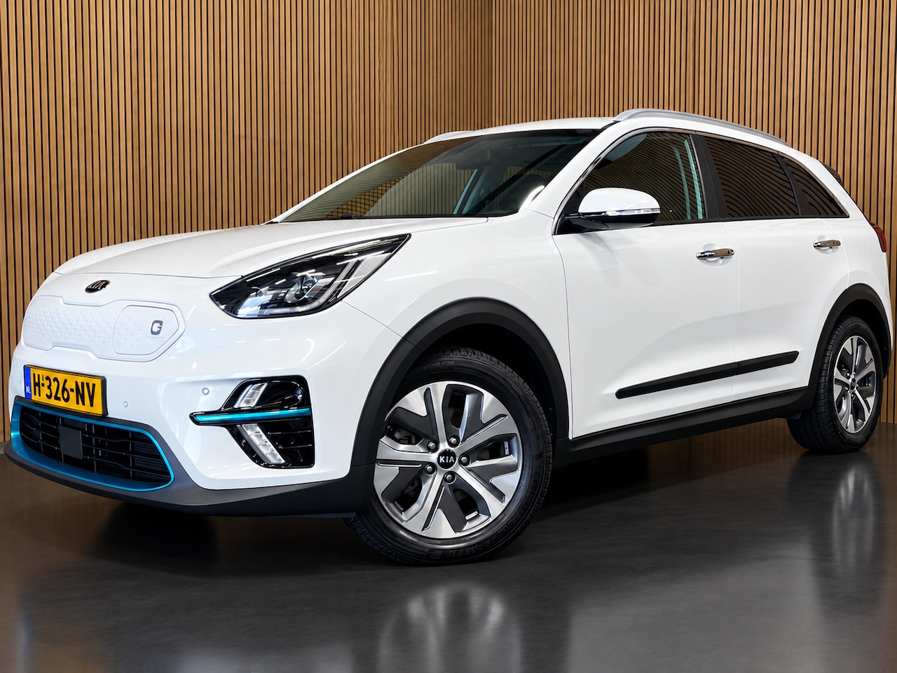 Kia e-Niro - ExecutiveLine 64 kWh|100%SOH|LEDER|MEMORY|JBL|ACC|CARPLAY|CAMERA|STUURVERW|STOELVERW+VENT - AutoWereld.nl