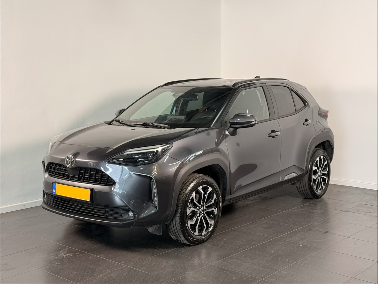 Toyota Yaris Cross - 1.5 Hybrid 115 Dynamic | Stoel / Stuur en voorruitverwarming | Parkeersensoren | - AutoWereld.nl
