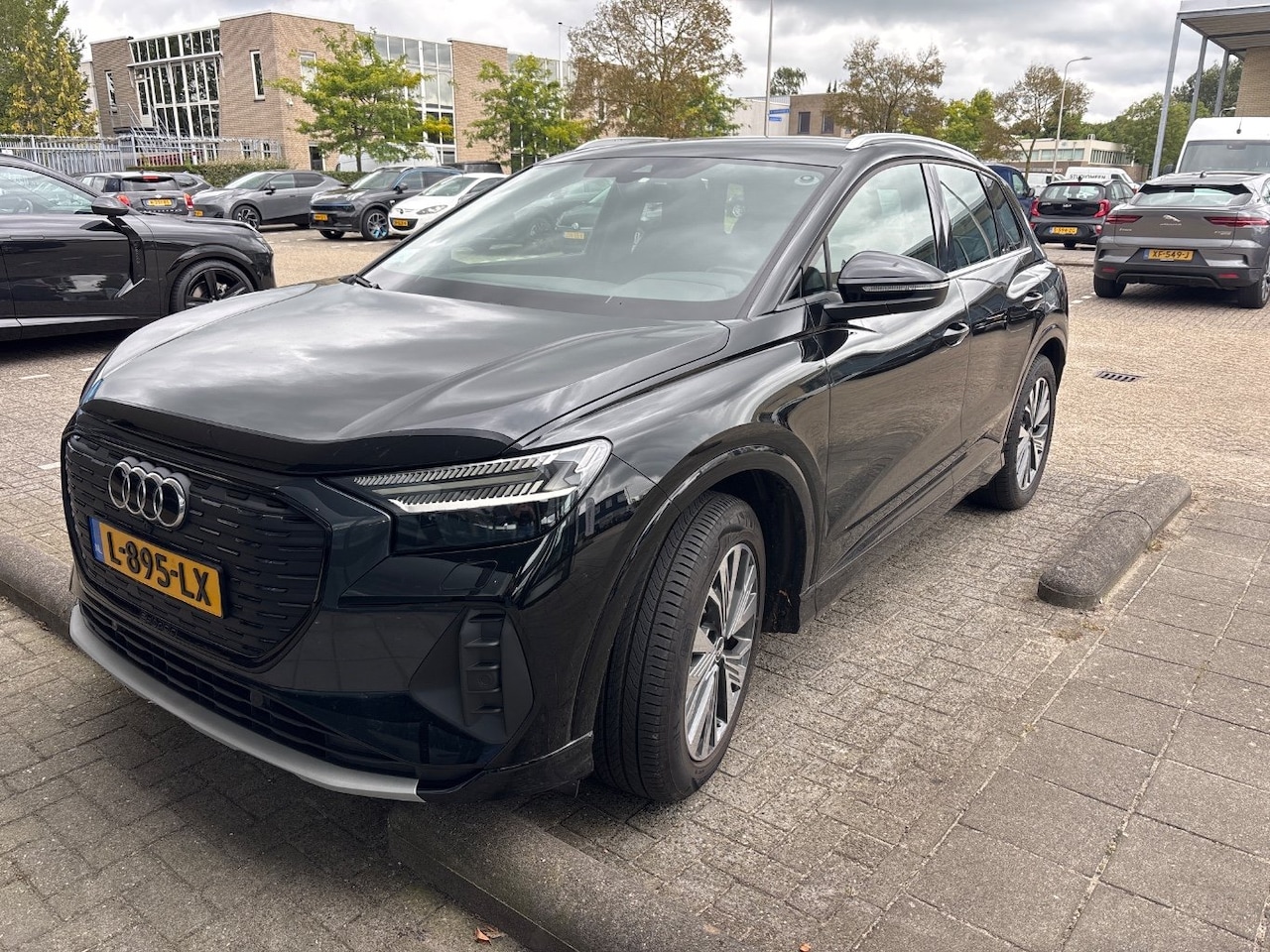 Audi Q4 e-tron - 35 Launch edition Advanced 55 kWh l Stoelverwarming l Elekt. Klep l 19" l Apple Car Play / - AutoWereld.nl