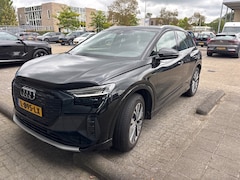 Audi Q4 e-tron - 35 Launch edition Advanced 55 kWh l Stoelverwarming l Elekt. Klep l 19" l Apple Car Play /